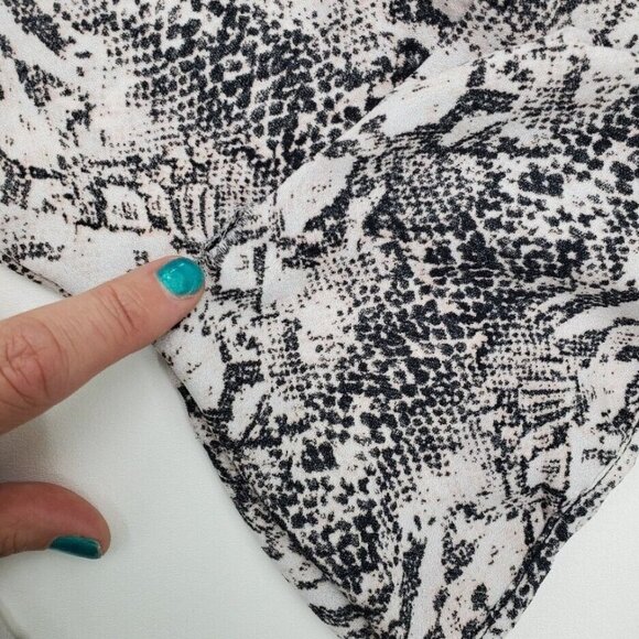 Ophelia‎ Roe Womens Snakeskin Ruffle Tunic Top Size 1X Bell Sleeve Pink Black - Picture 13 of 13